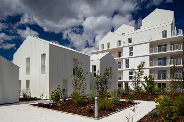 Jardin suspendu sur dalle R+1 / Arthur Péquin