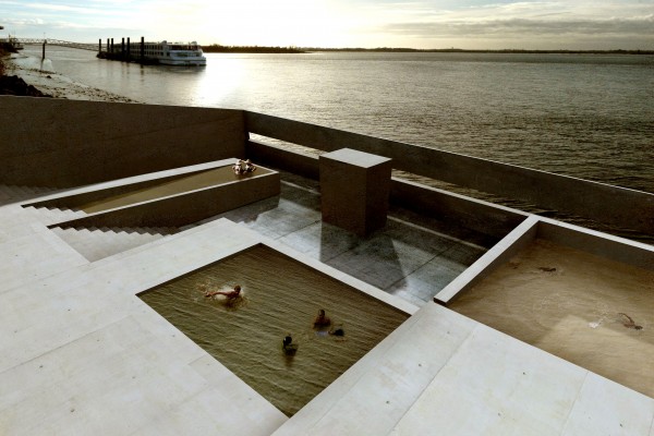 Les Bains / Lucas Bacle-brumm