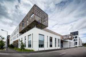 Des jardins suspendus dans le quartier / Deepix Studio