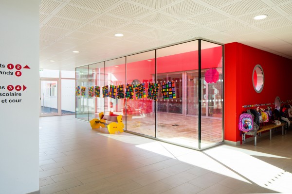 hall d'entrée maternelle / arthur péquin