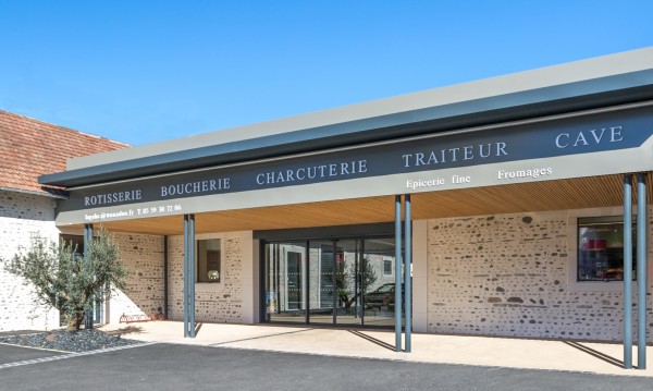 Façade du commerce / Pierre-Emmanuel MICHEL