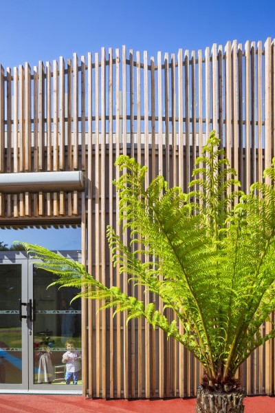 détail de la façade en bois / Sergio Grazia