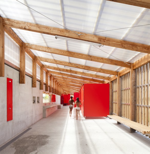 vue intérieure des vestiaires du bâtiment