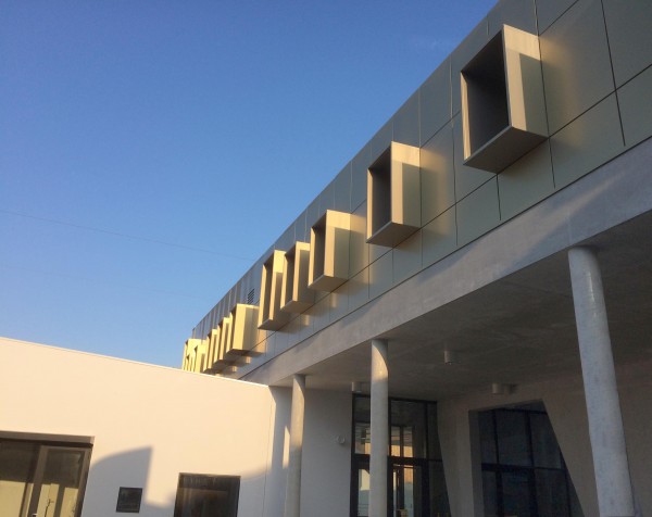 Façade Sud du bâtiment central / MCVD