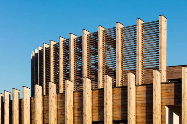 Détail de la structure et panneaux solaires / Arthur Pequin