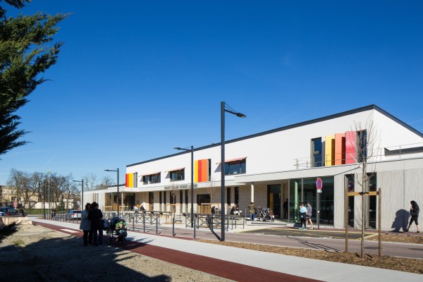 vue exterieure, entrée / © Arthur Pequin