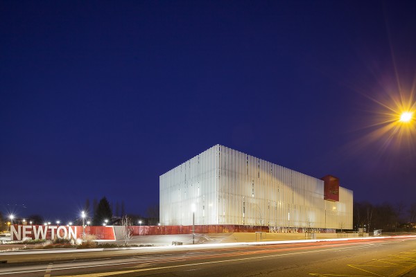 Le bâtiment Newton depuis le boulevard Lucien Favre / Franck Brouillet