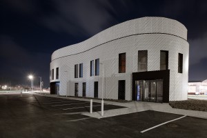 Vue de l’entrée du bâtiment  / Xavier Dumoulin