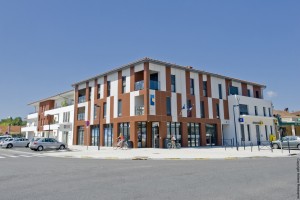 entrée des logements / Hélène Ressayres