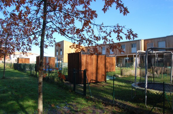 vue des locatifs côté jardin / Hoerner Ordonneau architectures