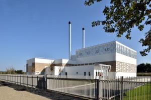 Vue depuis l'écoquartier les Akènes / At. Positif