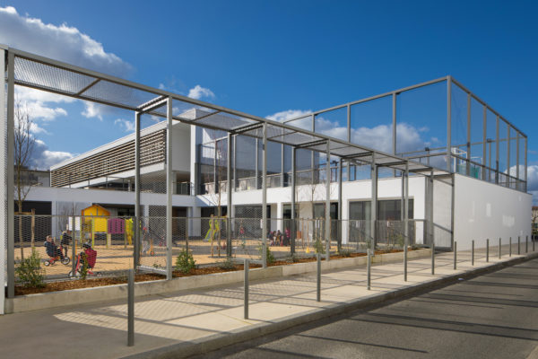 Cour Maternelle / Arthur Péquin