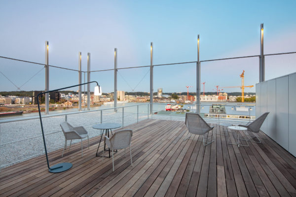 R+6 - suite : terrasse privative / atelier d'architecture King Kong - photo Arthur Péquin