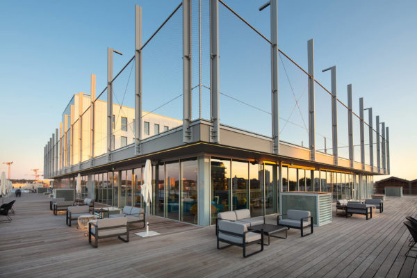 R+5 - terrasse nord ouest / atelier d'architecture King Kong - photo Arthur Péquin