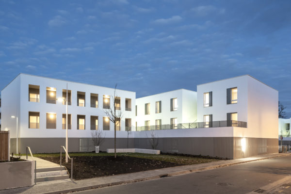 façade sud-est du bâtiment B / Julien Fernandez