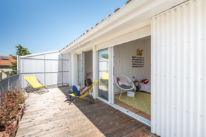 Nouvelle terrasse avec vue sur les jardins du coeur d'ilot / Martins Afonso