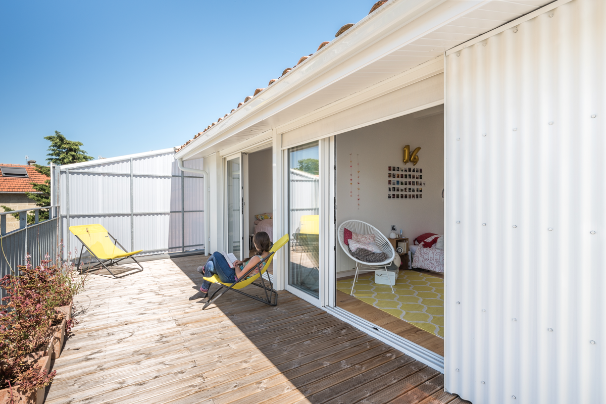 Nouvelle terrasse avec vue sur les jardins du coeur d'ilot / Martins Afonso