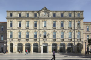 Façade principale / Agnès Clotis