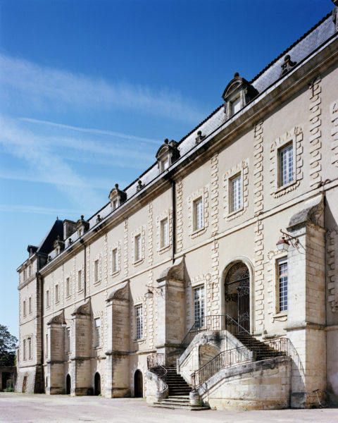 Vue extérieure du bâtiment existant / Julien Hourcade