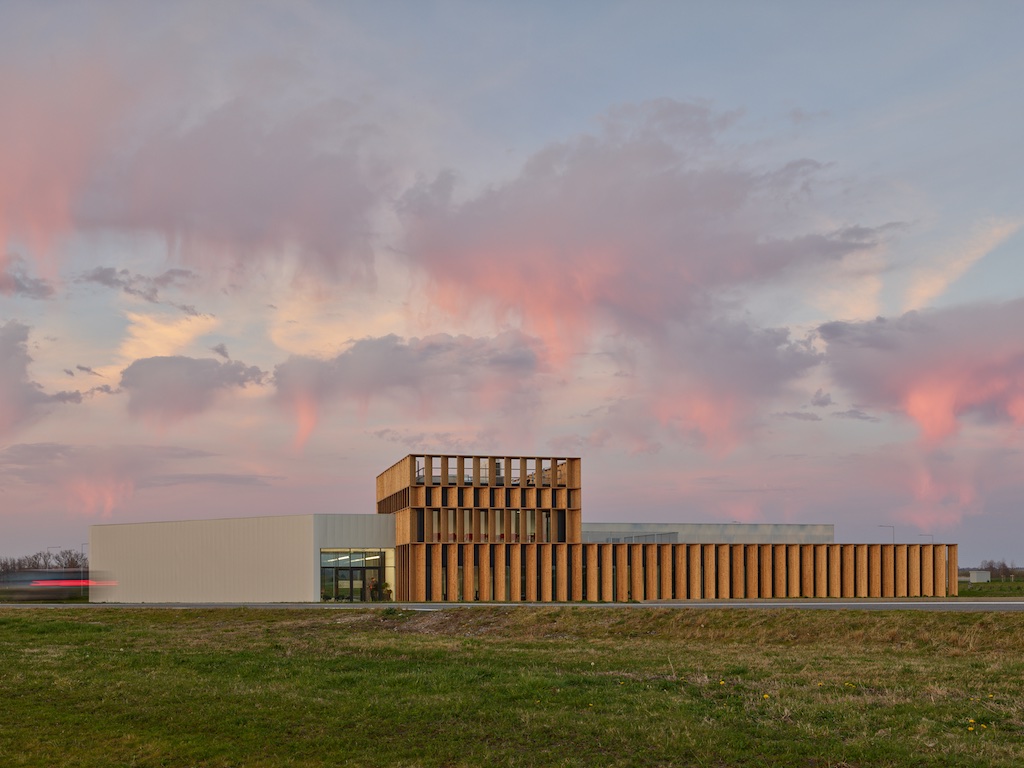façade sud-ouest / Stéphane Chalmeau