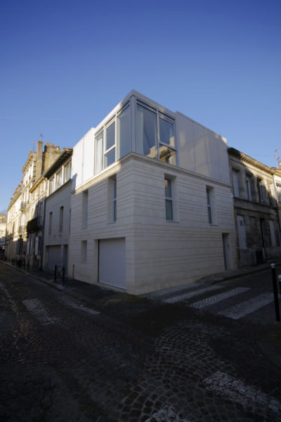 Vue d'angle extérieur / Paul Pointud