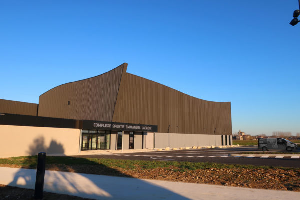 Vue générale de l'entrée / Aacgr Architecte