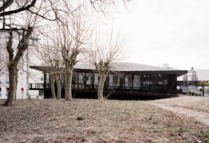 Vue extérieure d'ensemble / Julien Hourcade