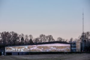 Vue générale du bâtiment, façade nord-ouest / Benjamin Guénault