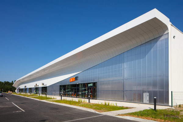Façade au dessin dynamique / Arthur Péquin