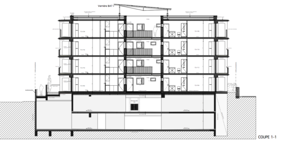 Coupe transversale sur cour / AJL