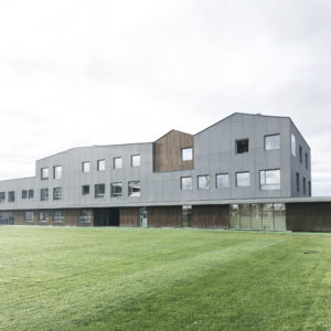 angle façade Nord-Ouest / Philippe Baudin