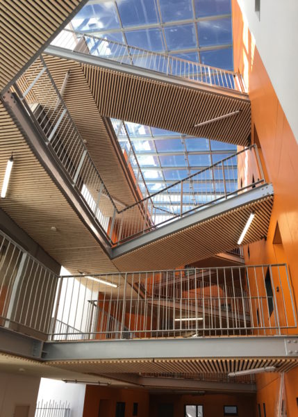 Cour escalier 1 / AJL