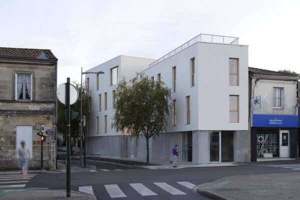 vue depuis l'angle Gambetta Pasteur / Agnès Clotis