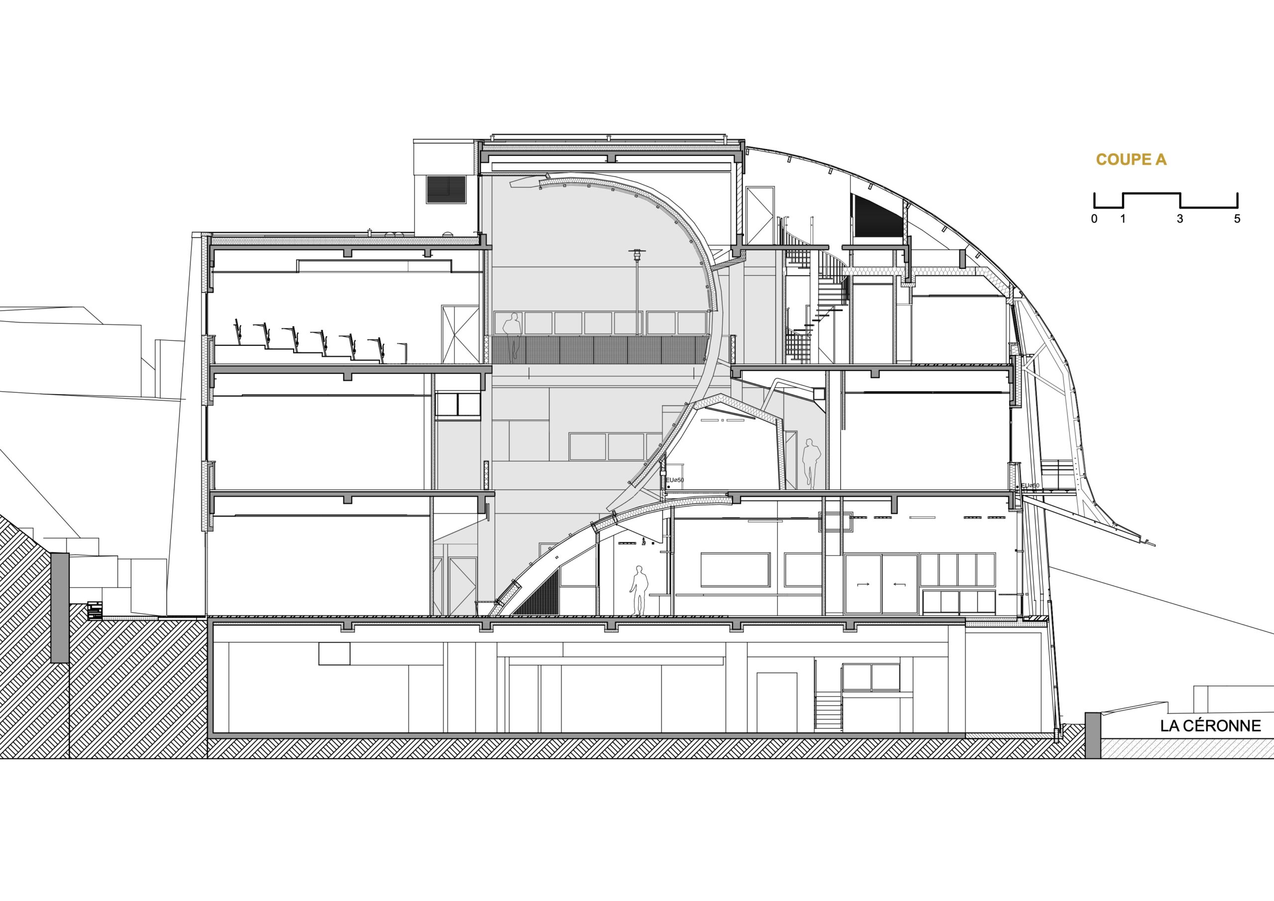 Coupe transversale : l'atrium fait respirer le bâtiment et apporte la lumière jusqu'aux circulations, évitant les effets de couloir. Les courbes de l'atrium sont en résonance avec celles de la façade Sud. / Agence Beffre