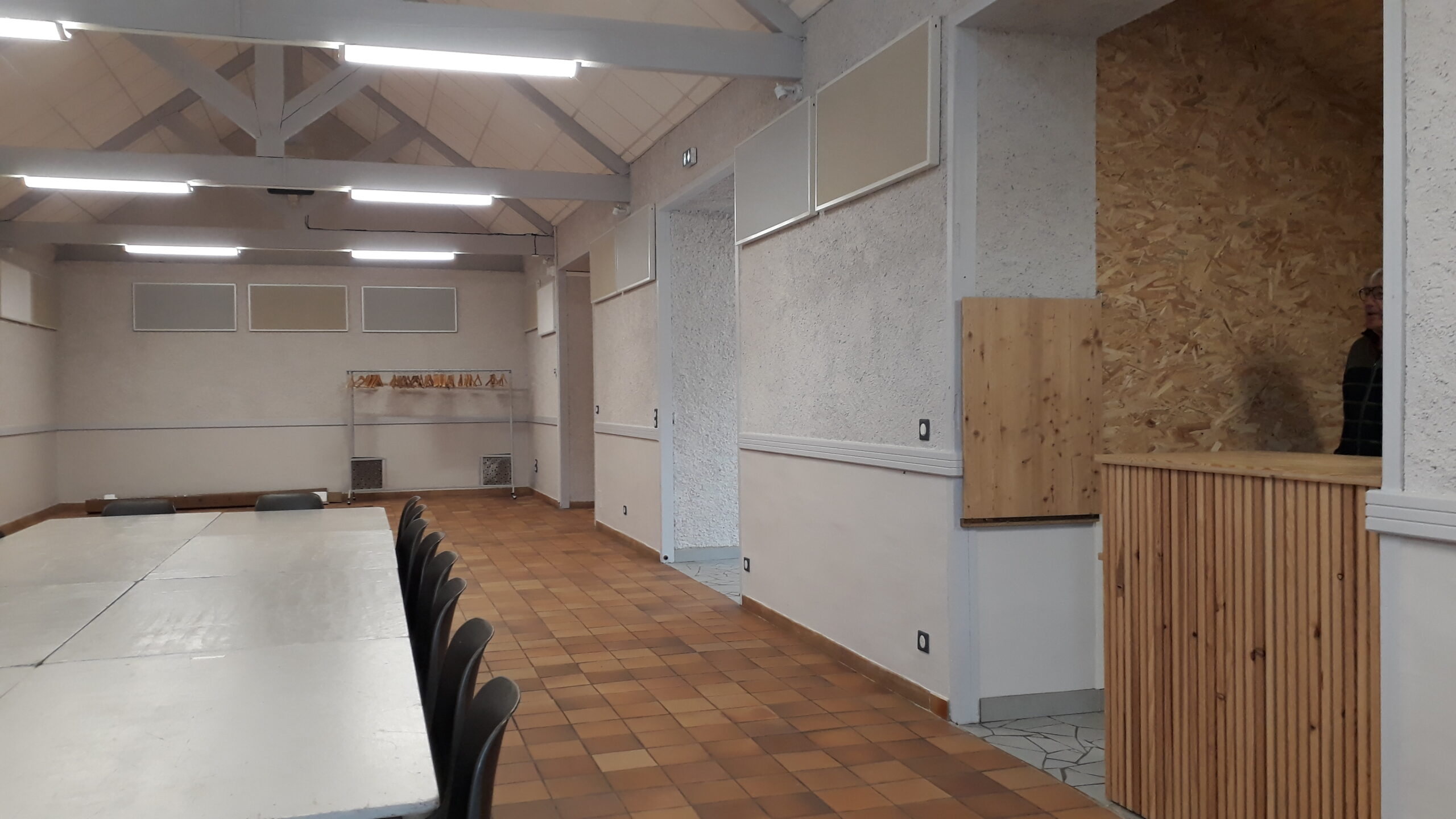 Salle intérieure rénovée / Alix BERARD