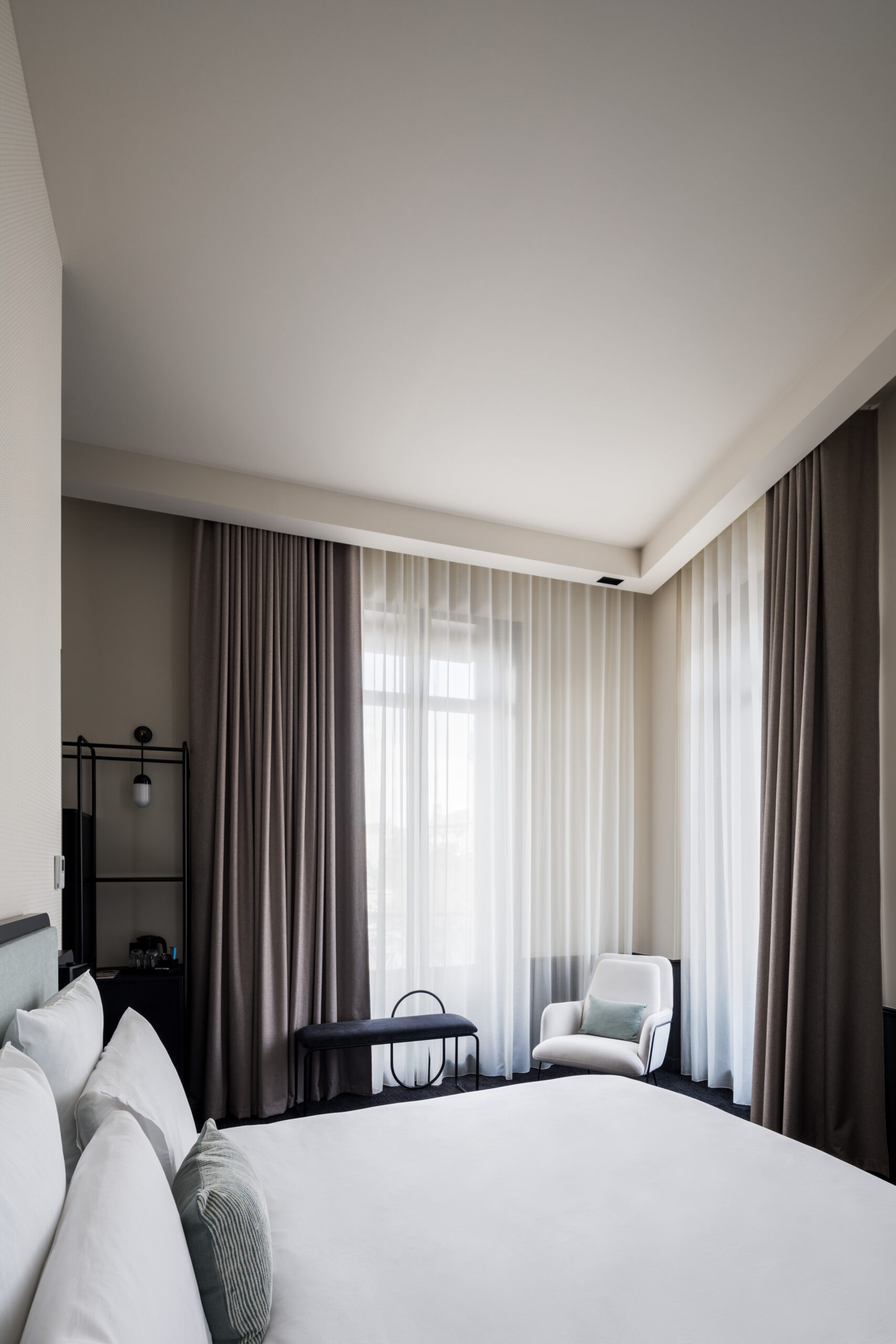 Dans la partie ancienne de l'hôtel, les clients peuvent faire l'expérience du confort d'une demeure bourgeoise du 18e siècle, avec des aménagements contemporains. / © Ivan Mathie