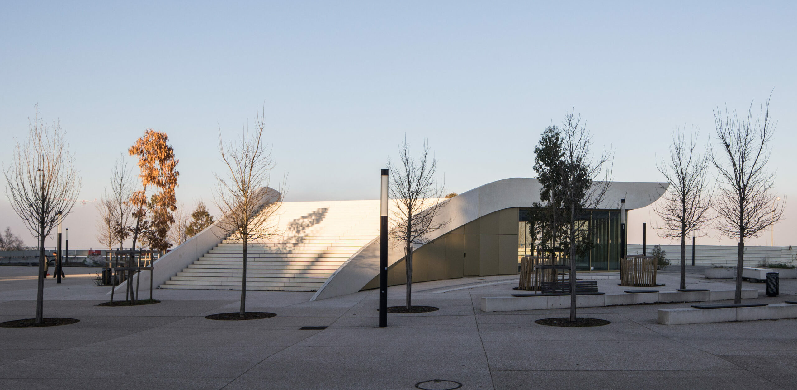 Lignes et horizon / Ivan Mathie