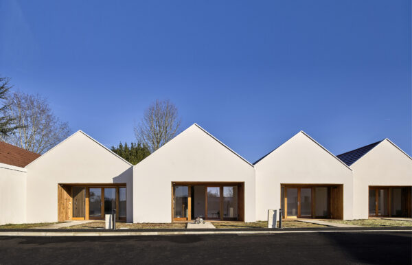 Maisons individuelles groupées / Philippe Caumes