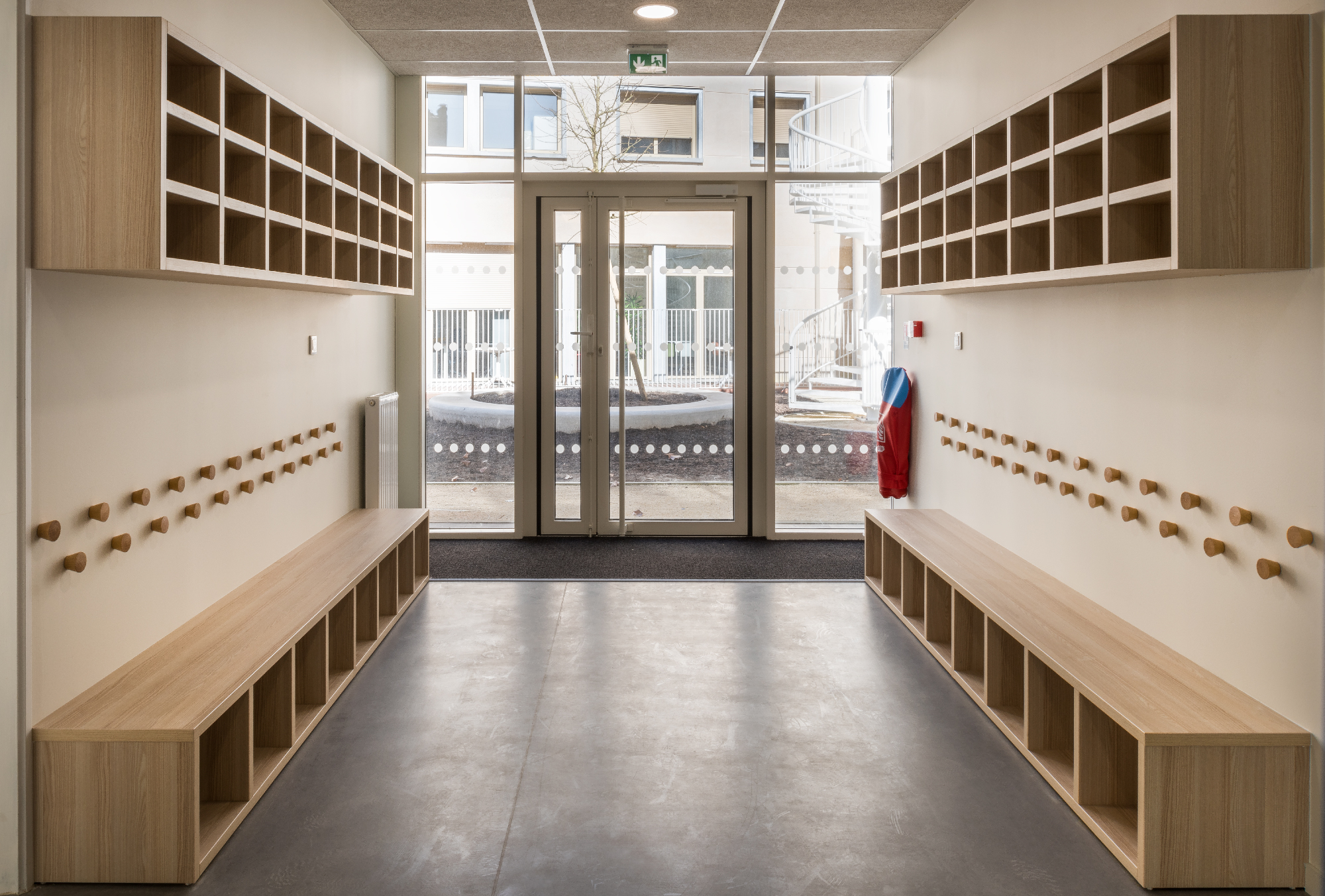 Intérieur de la crèche donnant sur la cour intérieure / Jean-François Trémège