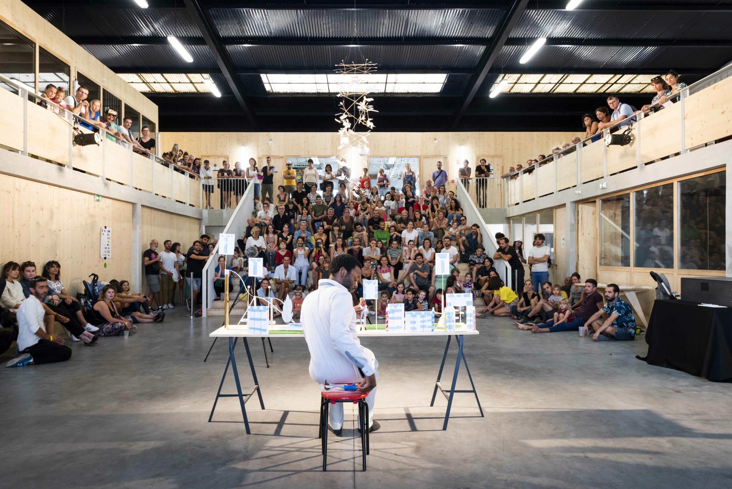 Les bancs publics_Performance de Kevin Huber / Benoit Cary