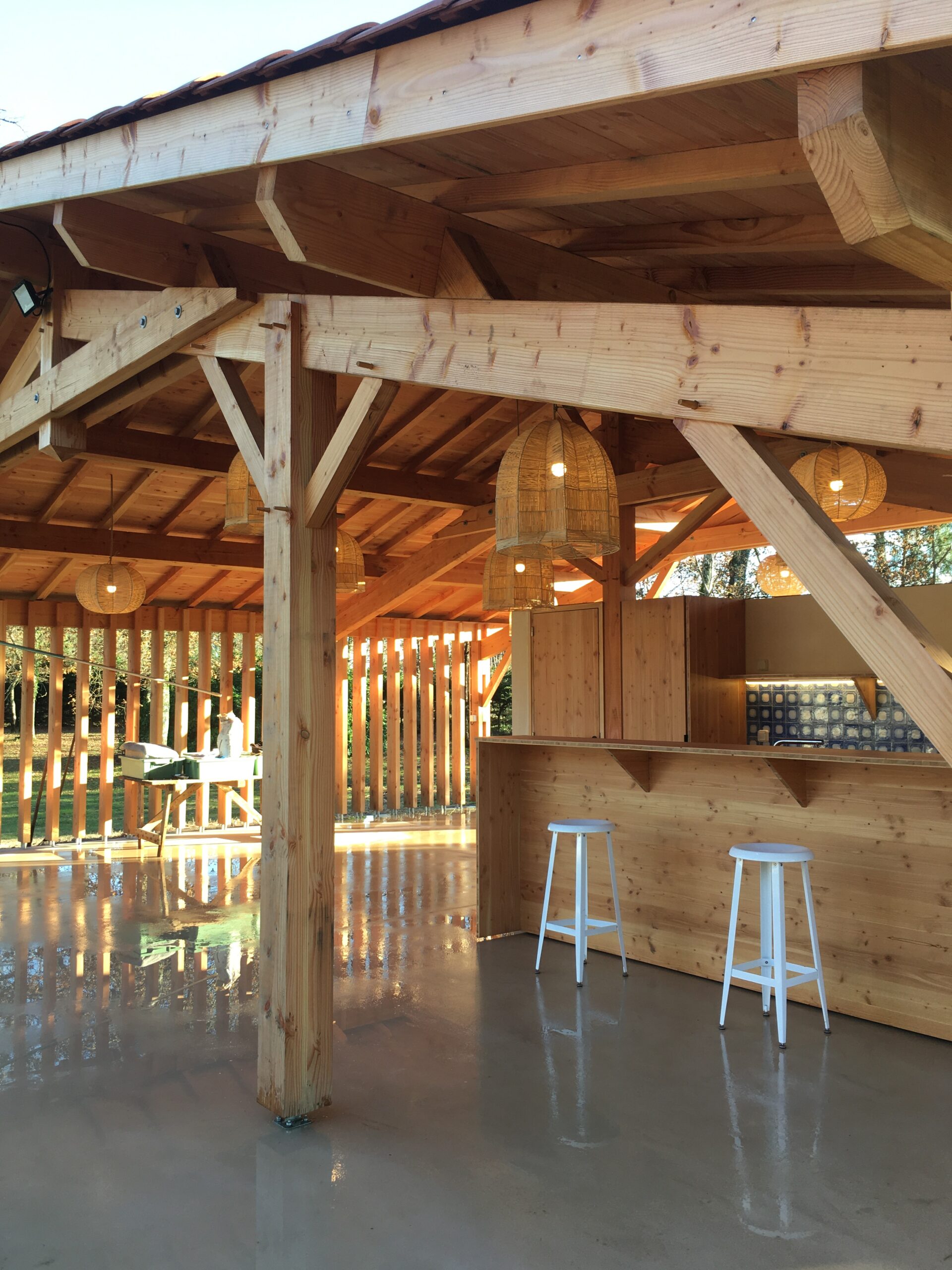 Bar et claustra /