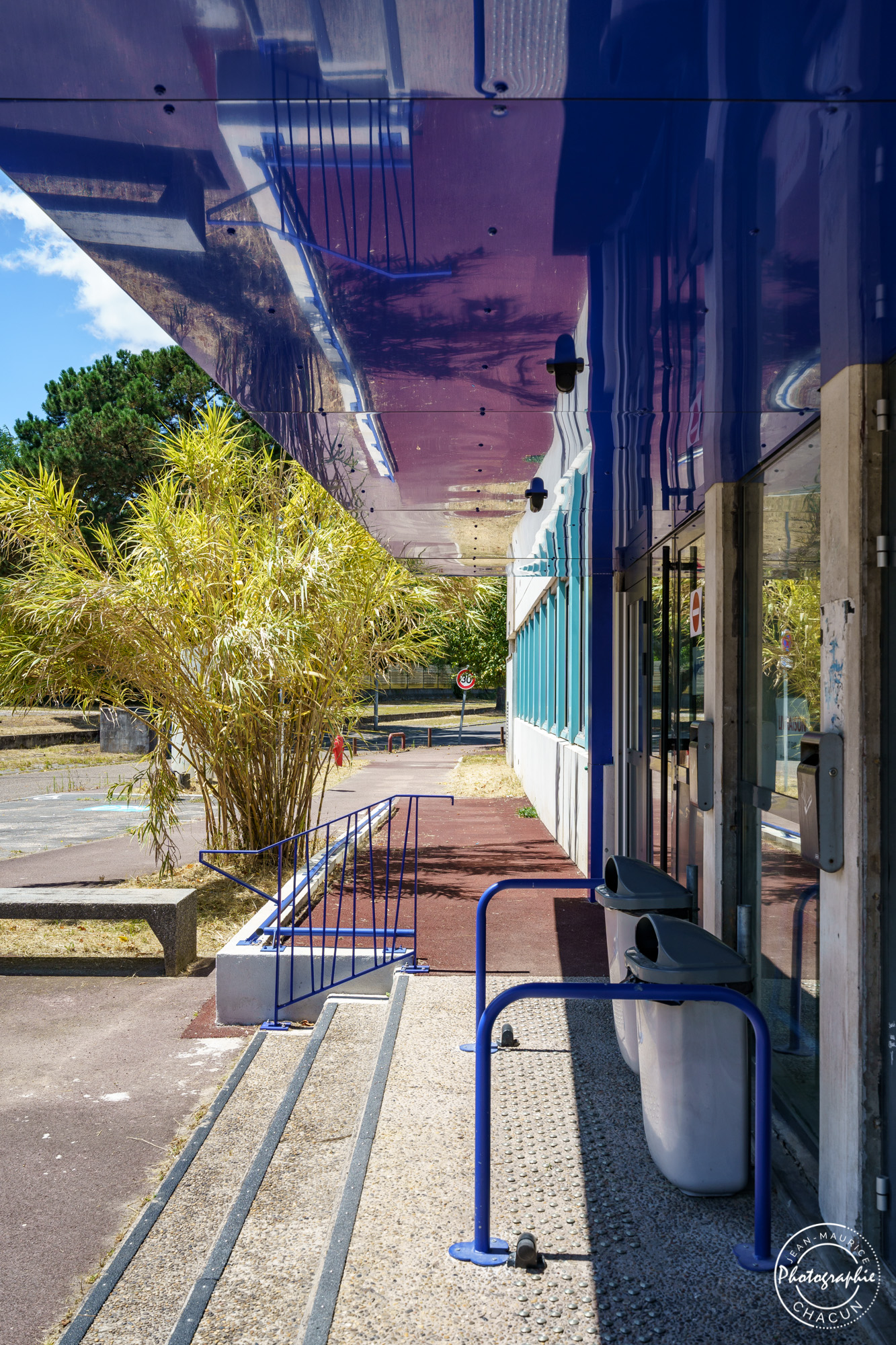 Détail sous face casquette façade principale IUTB8 / Jean-Maurice CHACUN photographe