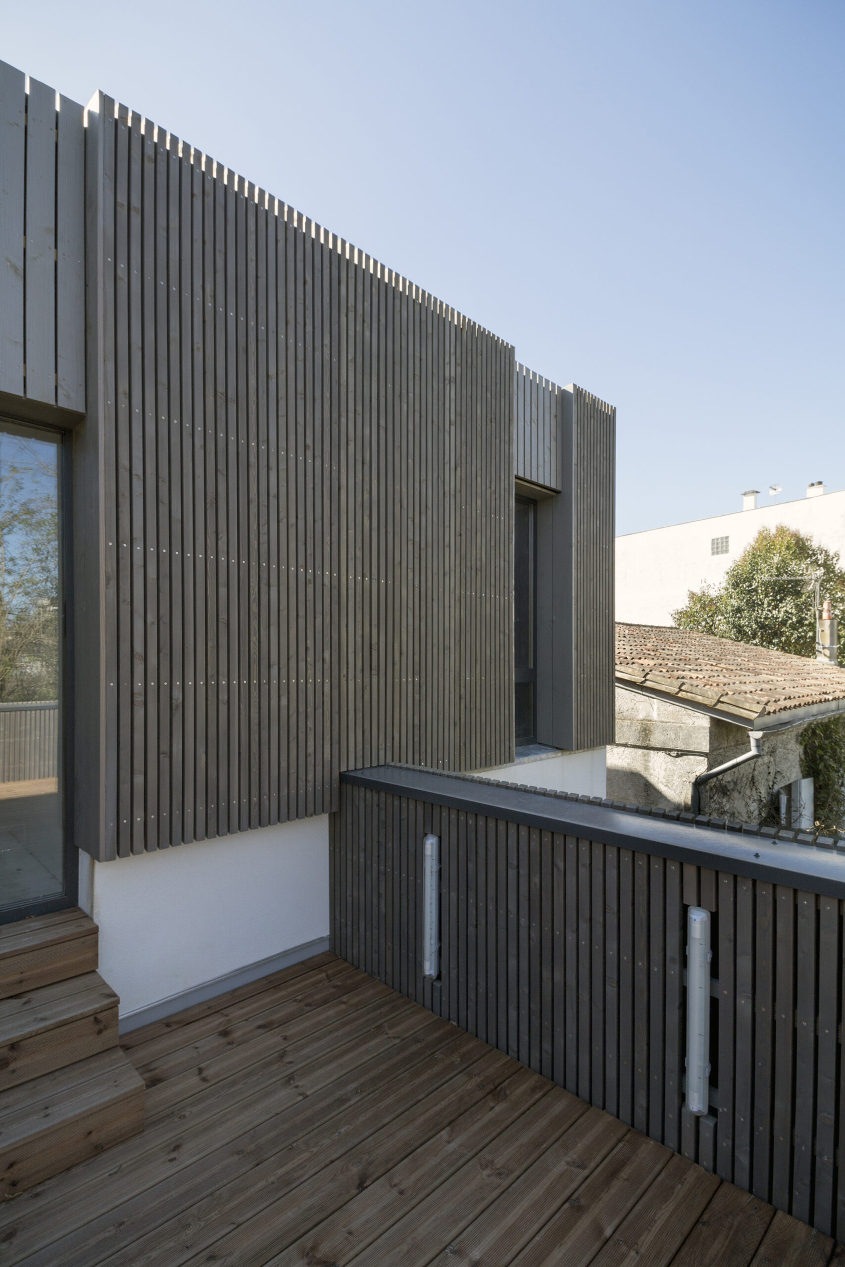 Façade sur jardin / THA
