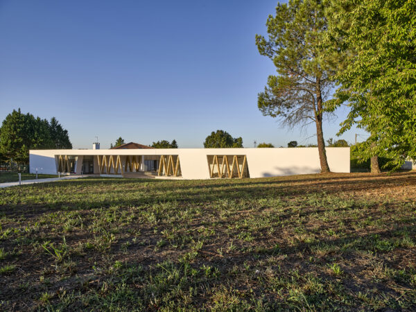 Façade nord-est / Philippe Caumes Photographe