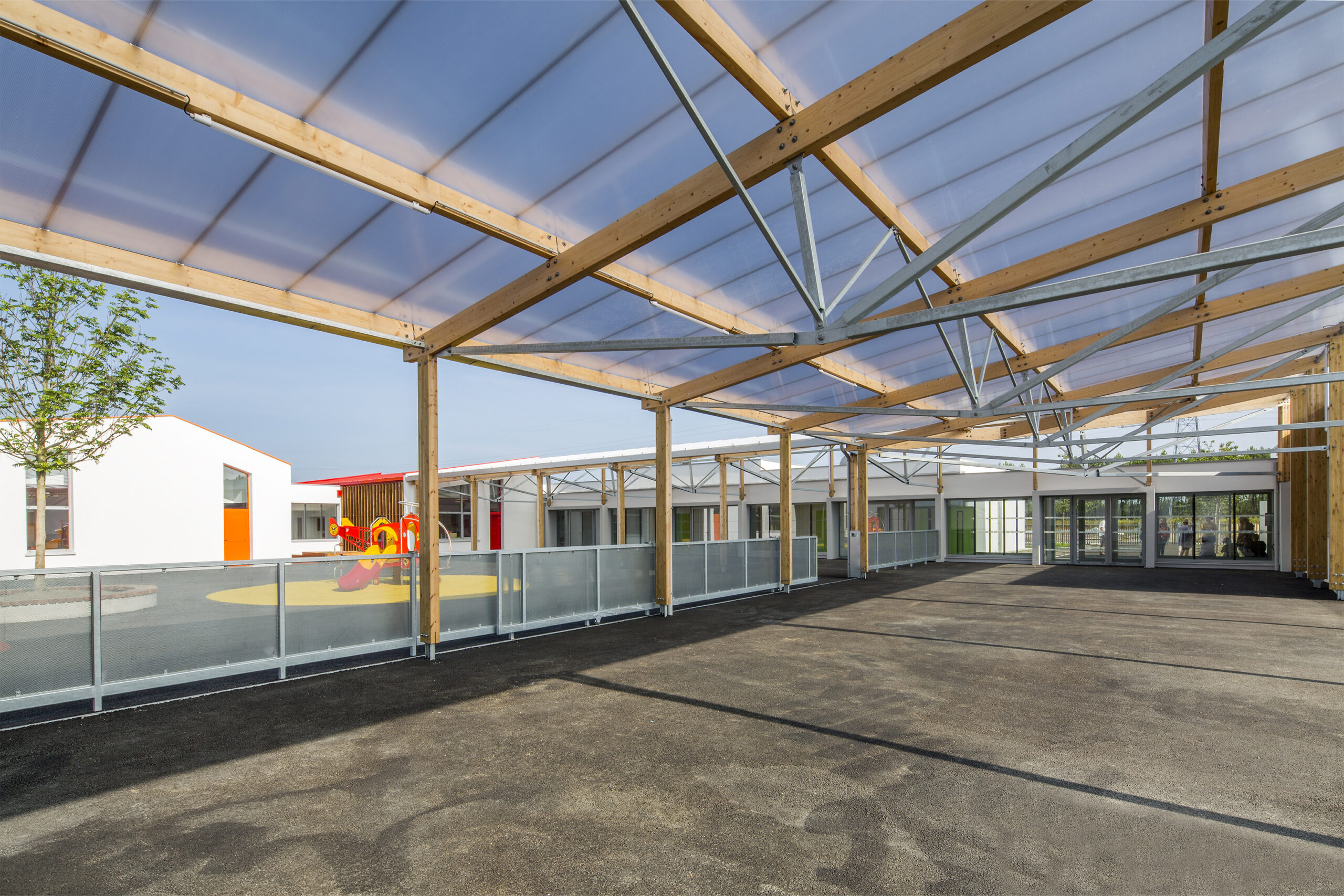 Cour maternelle / Patrick Desvergnes Photographe