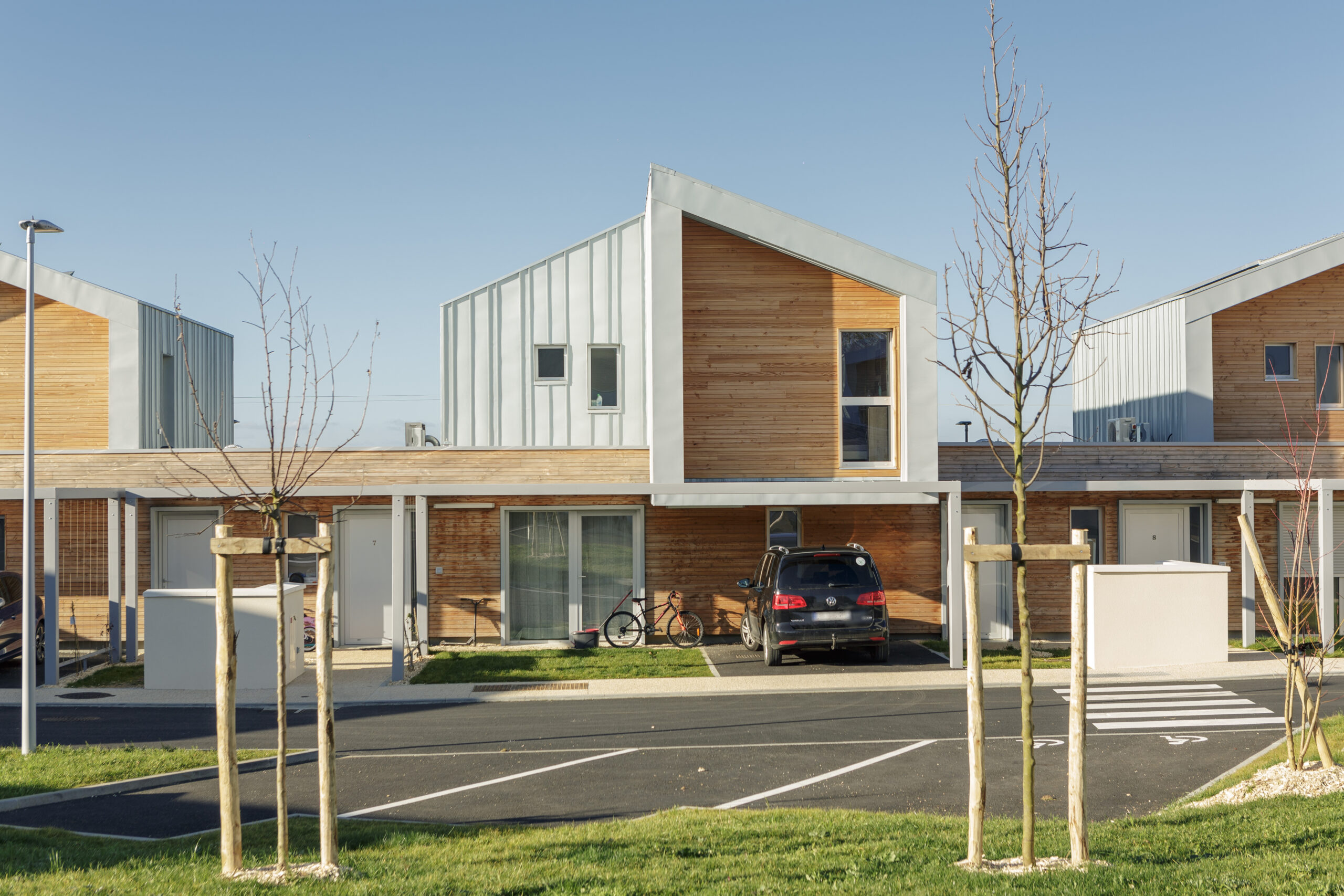 12 logements individuels / Julien Poulain