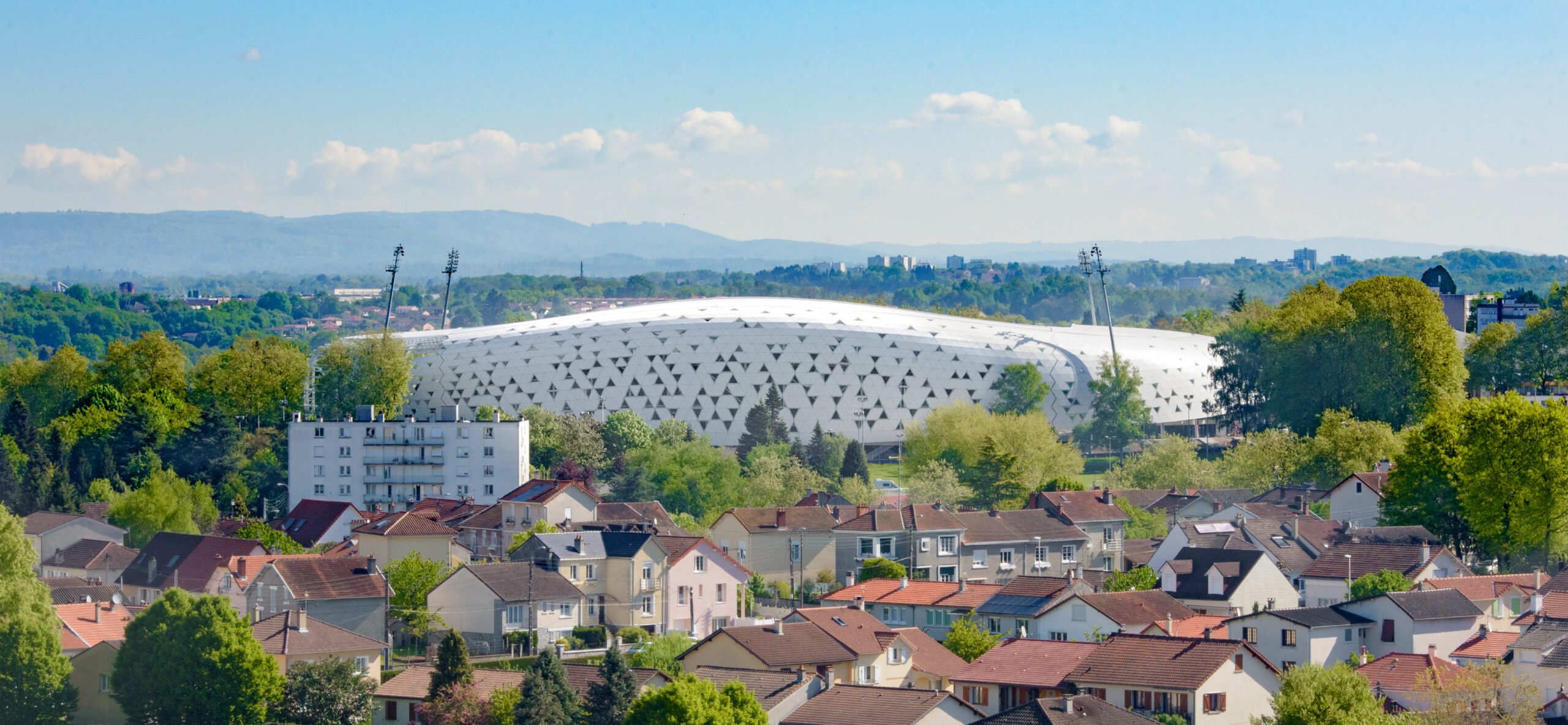 Insertion du stade dans le parc Beaublanc / Atelier Ferret Architectures