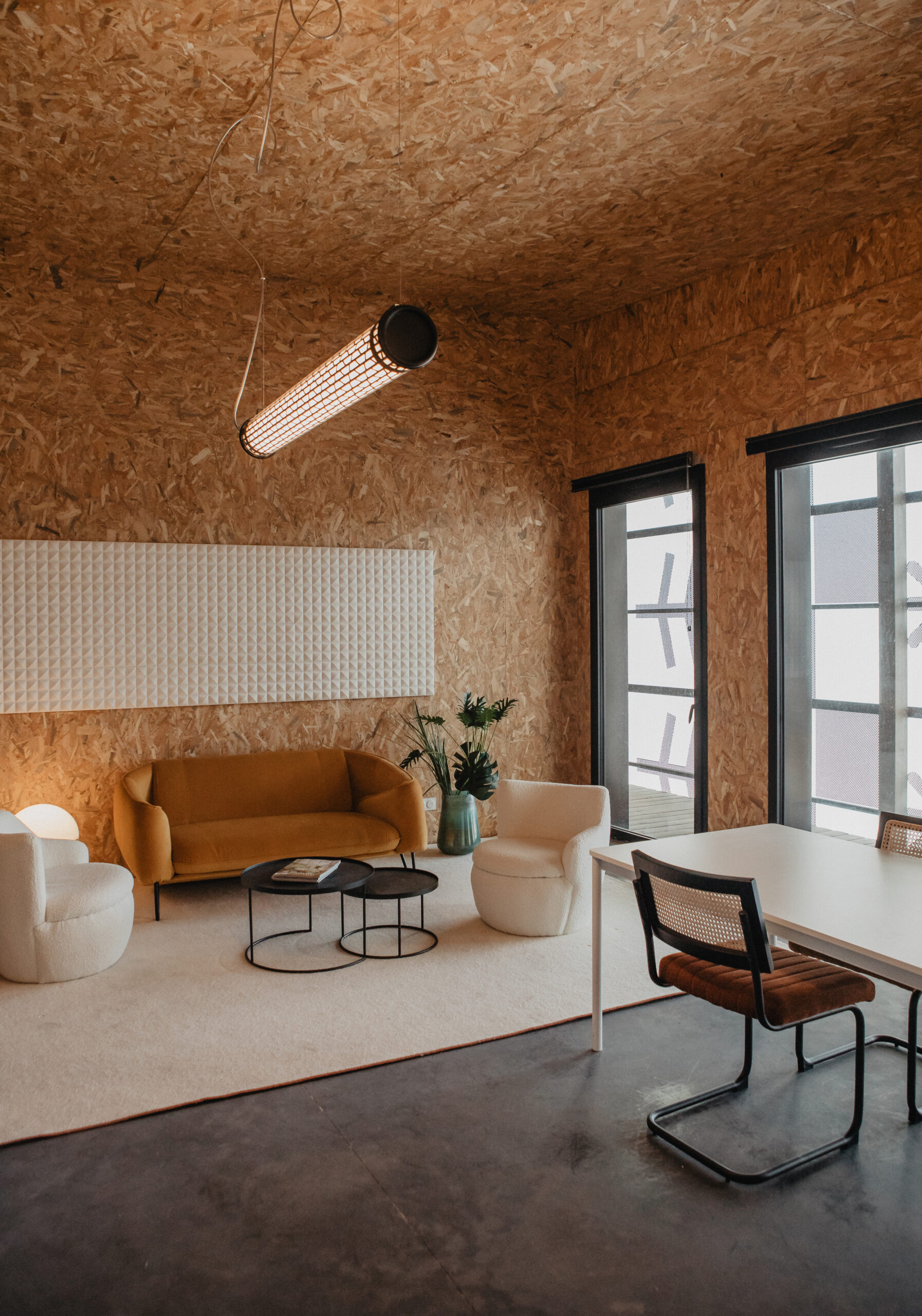 Bureau donnant sur la coursive / An Lalemant