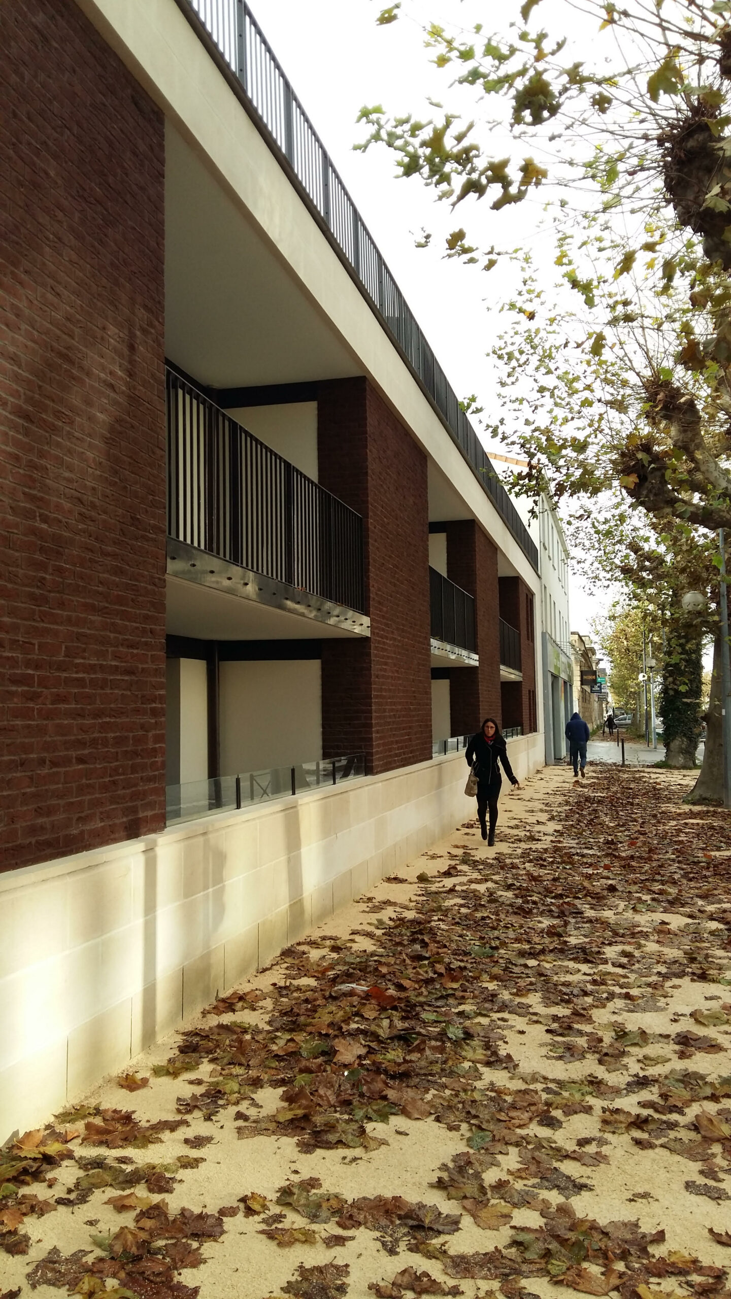 Façade sur le Cours du Médoc / Lemérou Architecture