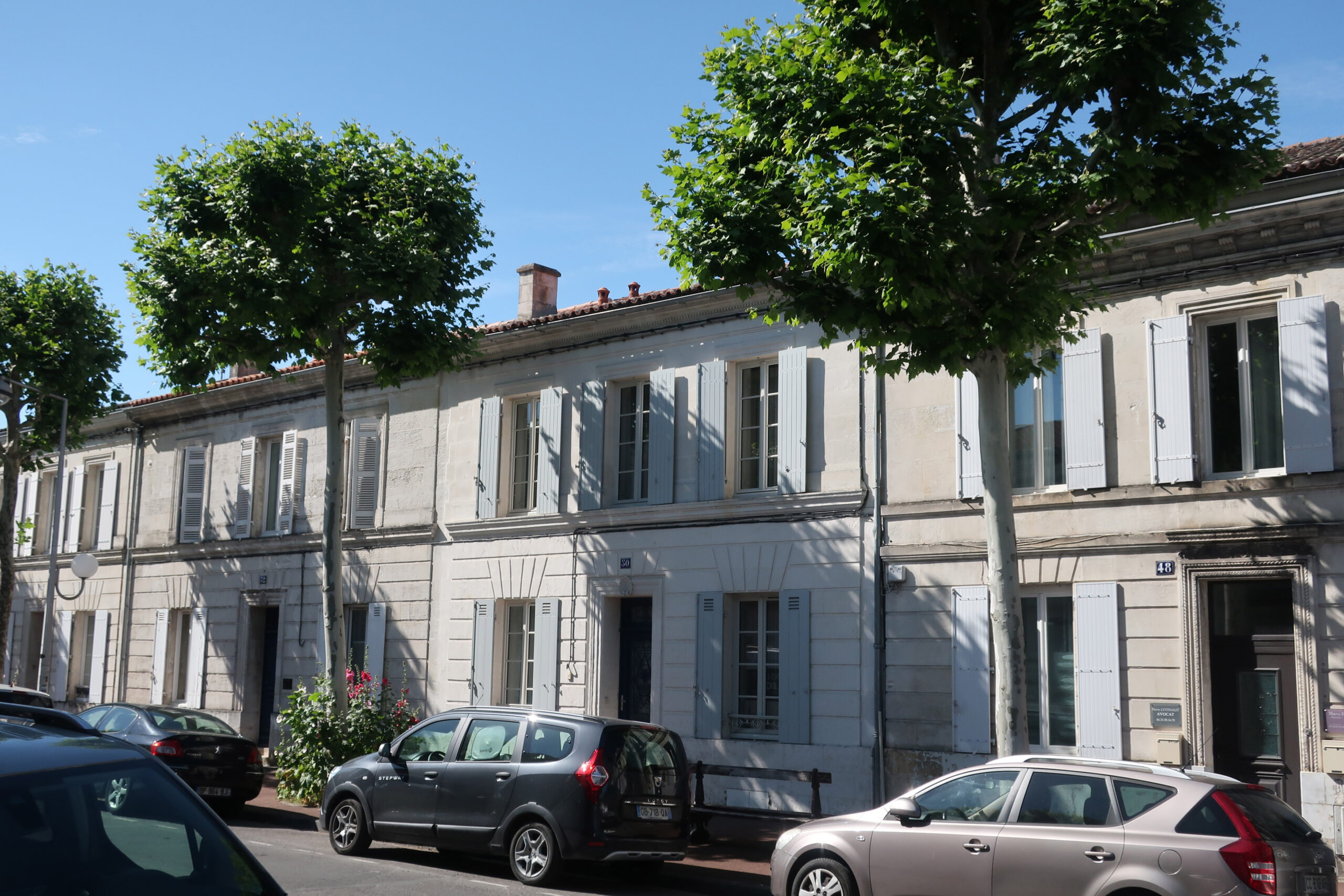 La façade sur rue / Yves Romer AACGR